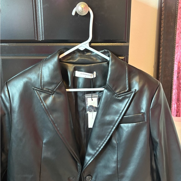 Classic Black Faux Leather Women's Blazer - Picture 6 of 7